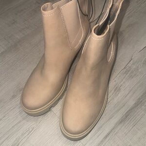 Arizona Jean Company Tan Ankle Booties